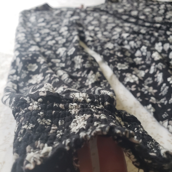 Black Bongo Dress || size: S/C || color: black with white flower prints - Picture 2 of 4